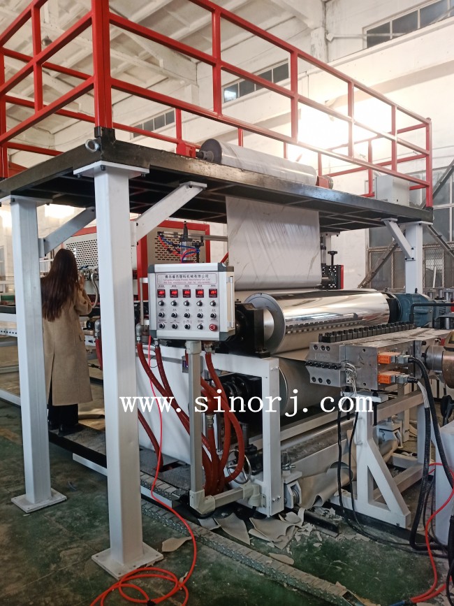 各種設備工廠試機中。。。UV板生產線、門板生產線、格柵板生產線、木飾面生產線。。。。。。